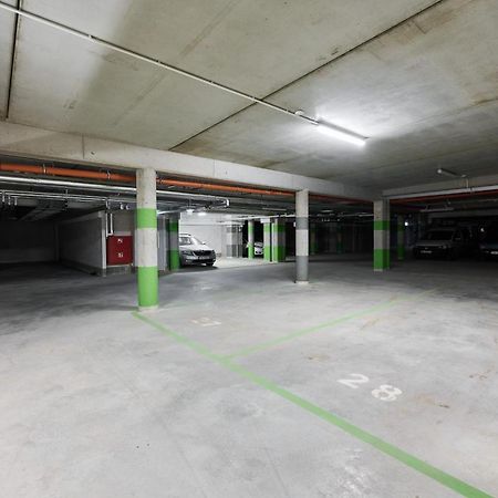 Apartment Wichrowa With Free Garage Wroclaw By Noclegi Renters Eksteriør bilde