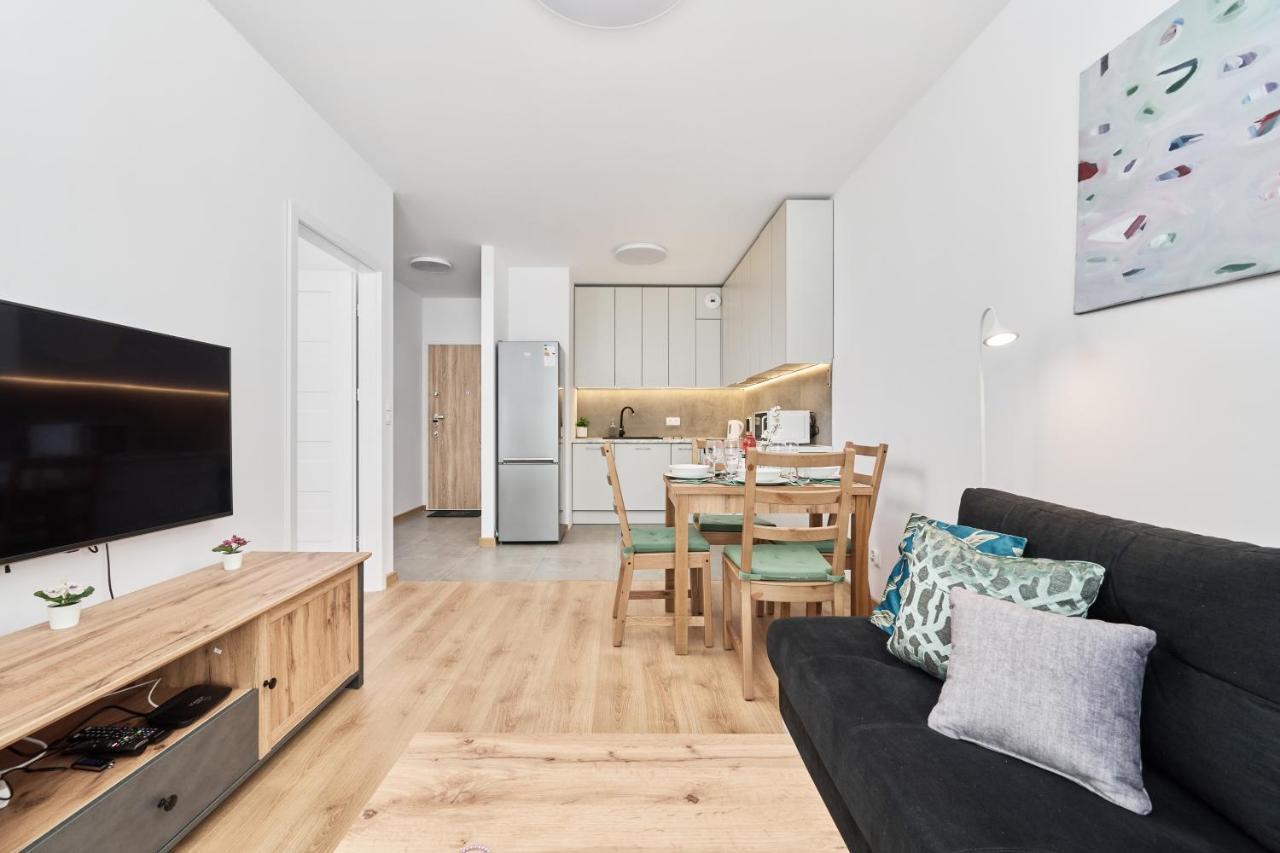 Apartment Wichrowa With Free Garage Wroclaw By Noclegi Renters Eksteriør bilde