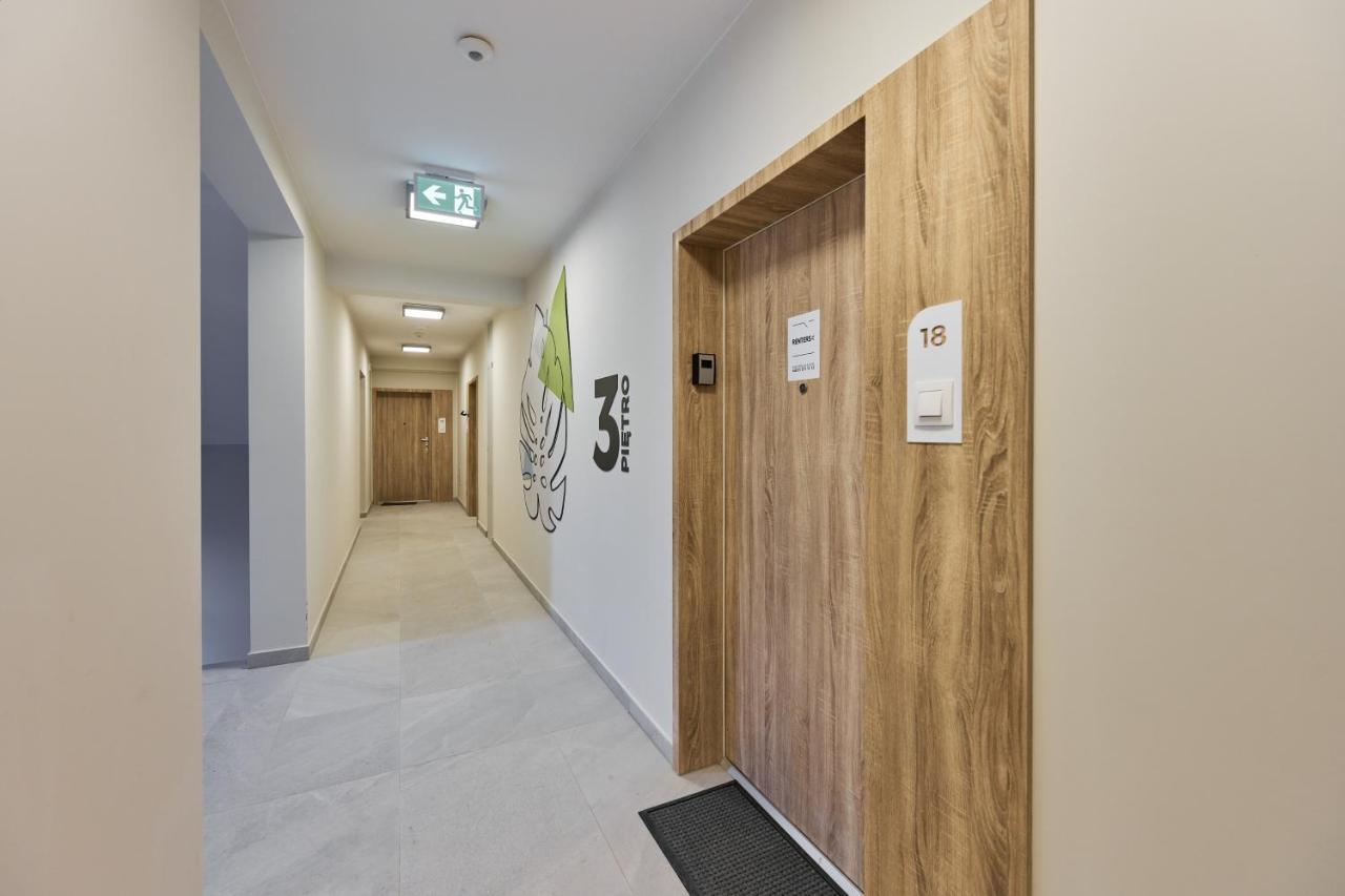 Apartment Wichrowa With Free Garage Wroclaw By Noclegi Renters Eksteriør bilde
